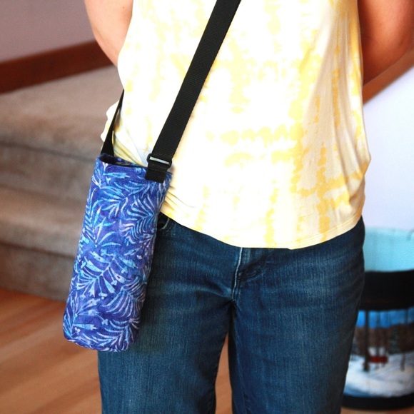 Blue Water Bottle Tote Bag with Adjustable Strap and Zipper Closure - Picture 2 of 7